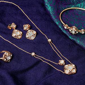 Om Jewellers - Diamond set